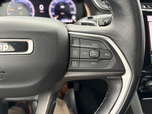 Used 2022 Jeep Grand Cherokee L Limited AWD/4WD image 26