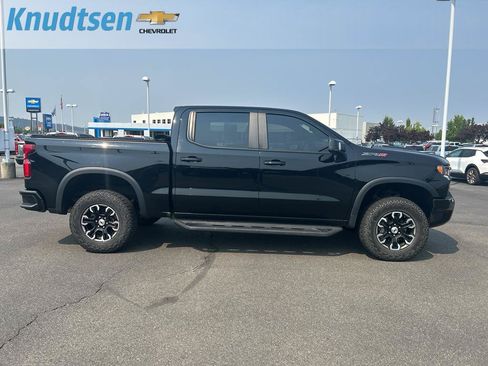 Used 2022 Chevrolet Silverado 1500 ZR2 w/ Technology Package AWD/4WD image 8