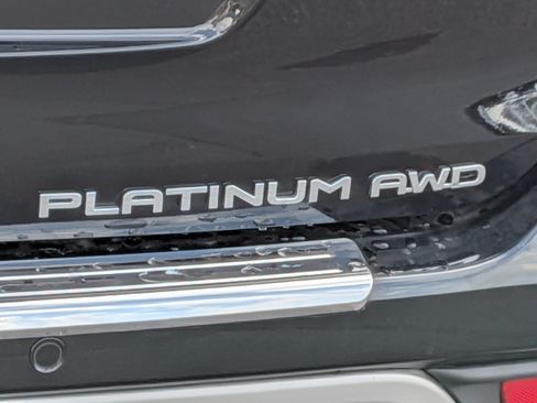 Certified 2025 Toyota Highlander Platinum AWD/4WD image 11