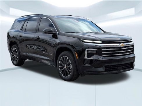 New 2026 Chevrolet Traverse LT w/ Sun and Wheel Package FWD image 8