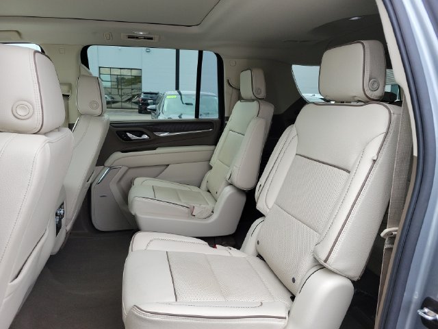 Used 2023 GMC Yukon XL Denali AWD/4WD image 21