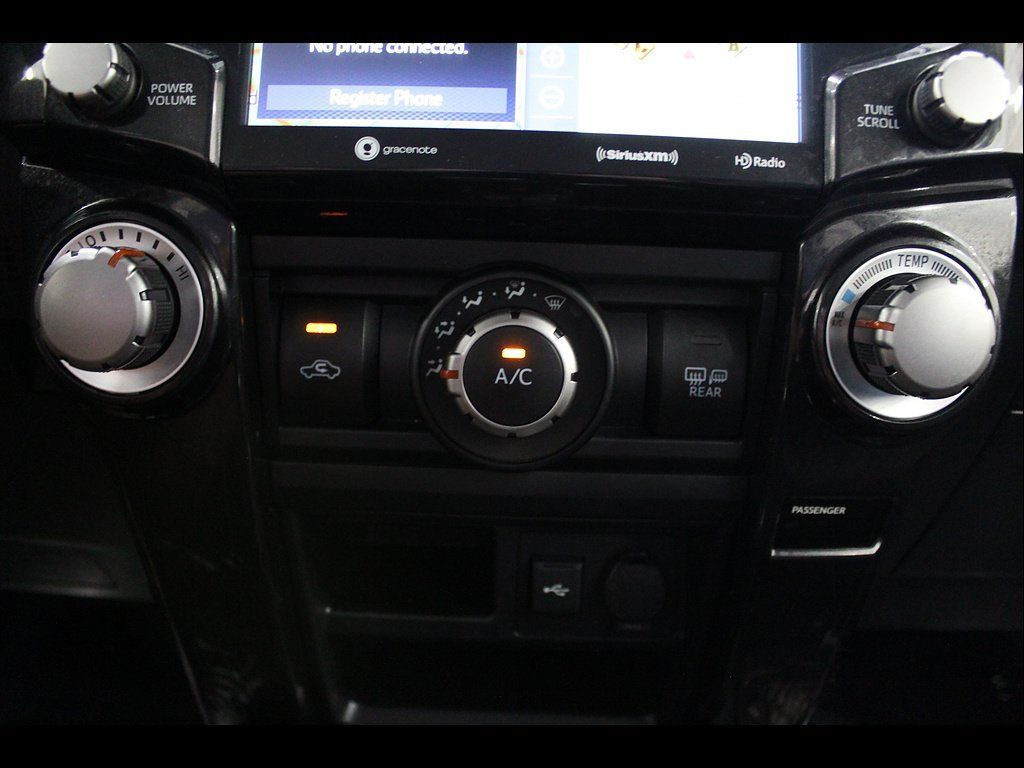 Used 2024 Toyota 4Runner TRD Off-Road Premium AWD/4WD image 30