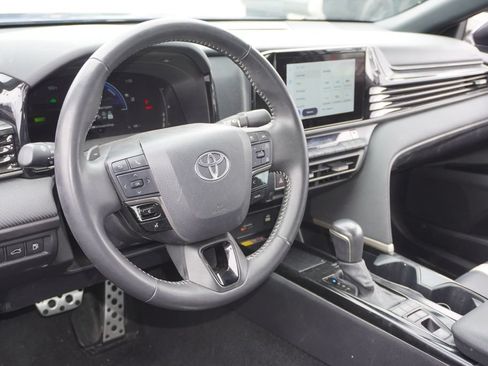 Certified 2025 Toyota Camry SE FWD image 7
