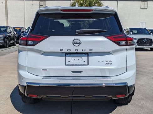 Used 2024 Nissan Rogue Platinum w/ Platinum Premium Package image 7