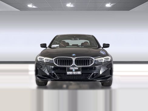 Used 2023 BMW 330i Sedan w/ Convenience Package RWD image 5