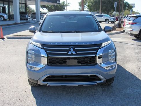 New 2025 Mitsubishi Outlander SE image 6
