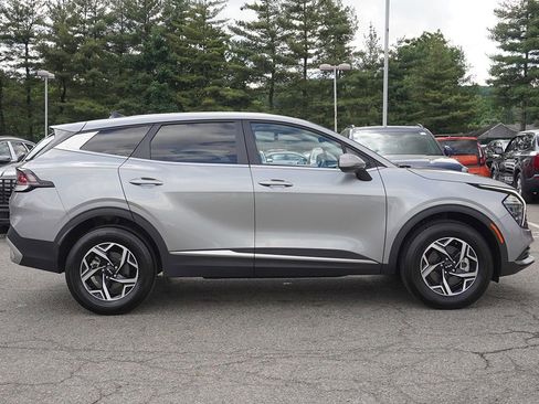 Used 2025 Kia Sportage LX AWD/4WD image 17