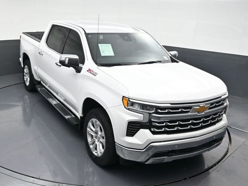 Used 2022 Chevrolet Silverado 1500 LTZ w/ Z71 Off-Road Package image 22