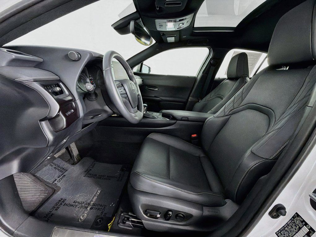 Used 2024 Lexus UX 250h FWD w/ Premium Package image 12