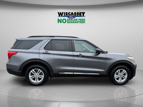 Used 2023 Ford Explorer XLT w/ Equipment Group 202A AWD/4WD image 6