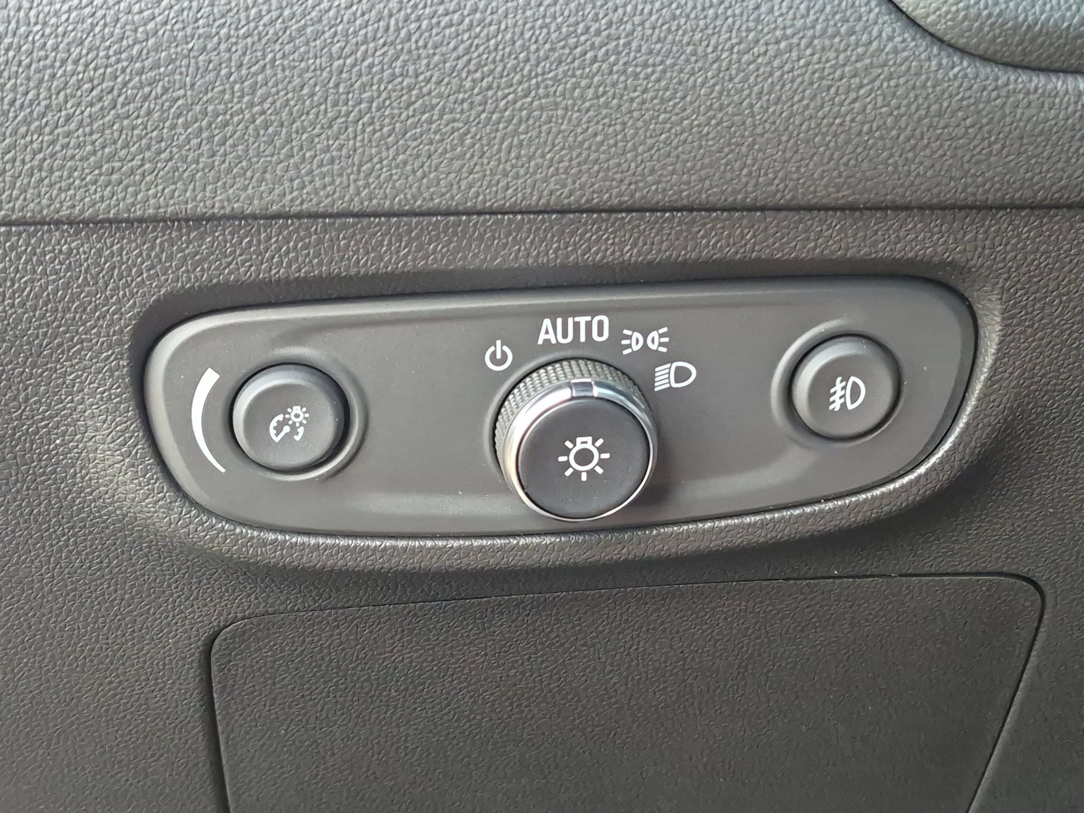 Certified 2023 Buick Encore GX Preferred w/ Cold Weather Comfort Package FWD image 17
