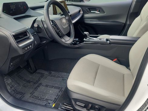 Certified 2024 Toyota Prius XLE image 14