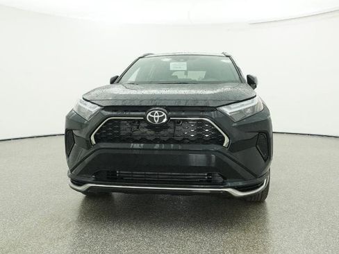 New 2025 Toyota RAV4 SE image 31