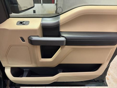 Used 2016 Ford F150 XLT w/ Equipment Group 302A Luxury image 22