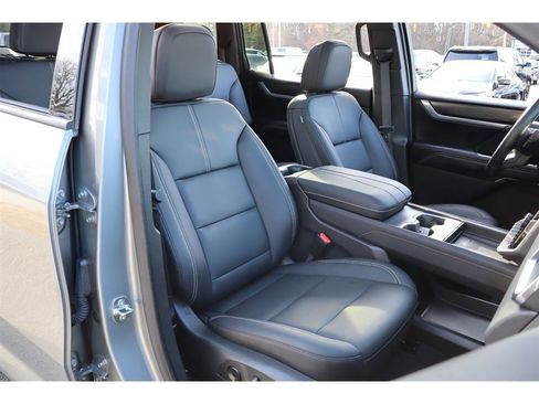 Used 2024 GMC Acadia Elevation w/ Luxury Package image 14