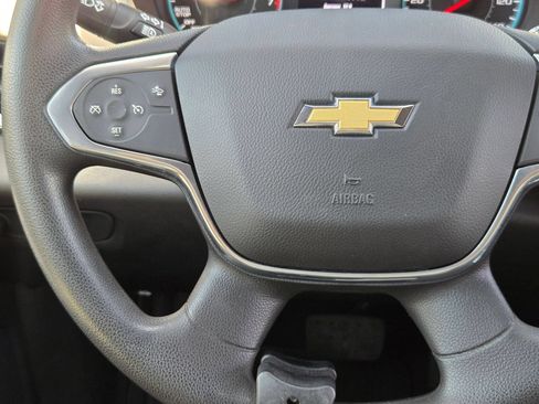 Used 2022 Chevrolet Traverse LS FWD image 21