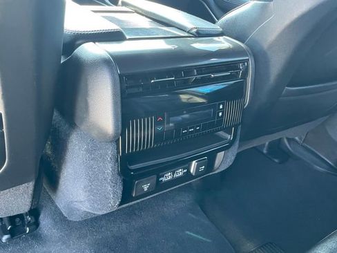 Used 2024 Jeep Wagoneer 4WD image 13