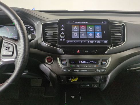 Certified 2025 Honda Ridgeline TrailSport image 21