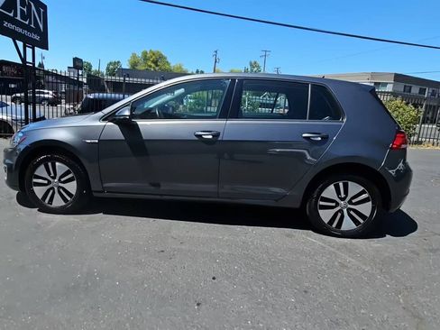 Used 2019 Volkswagen e-Golf SE FWD image 2