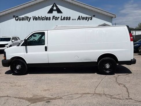 Used 2016 Chevrolet Express 2500 Extended RWD image 5