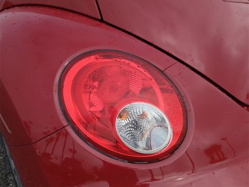 Used 2008 Volkswagen Beetle SE image 19