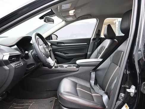 Used 2025 Nissan Altima 2.5 SR image 18