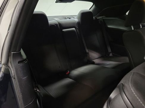 Used 2019 Dodge Challenger SXT image 23
