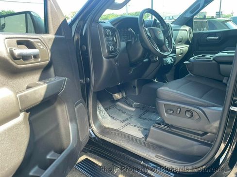 Used 2022 Chevrolet Silverado 1500 Custom AWD/4WD image 9