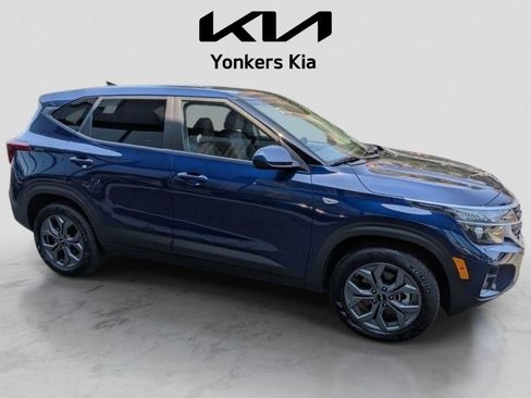 Certified 2025 Kia Seltos LX AWD/4WD image 5