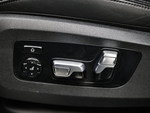 Used 2023 BMW X7 xDrive40i image 23