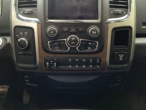 Used 2018 RAM 2500 Laramie w/ Convenience Group image 13