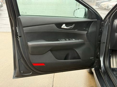 Used 2022 Kia Forte GT image 13