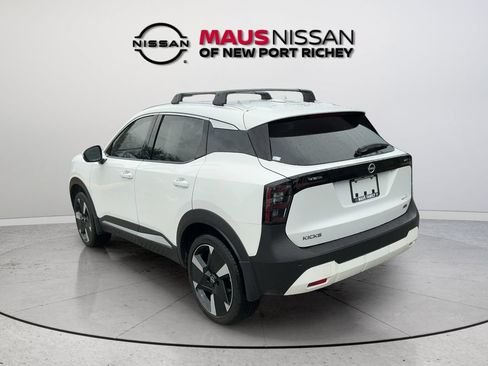 Certified 2025 Nissan Kicks SR FWD image 8