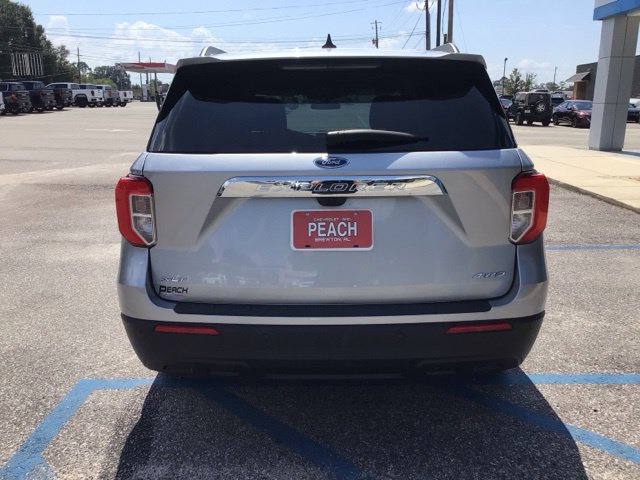 Used 2023 Ford Explorer XLT AWD/4WD image 4