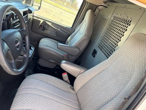 Used 2009 GMC Savana 3500 RWD image 12