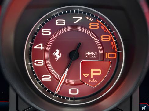 Used 2022 Ferrari F8 Tributo RWD image 65