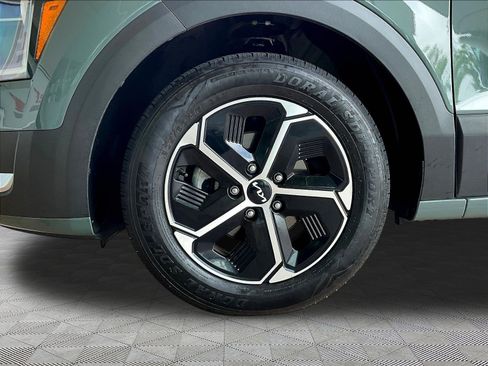 Used 2024 Kia Niro EX FWD image 31