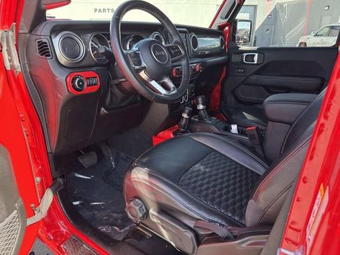 Used 2019 Jeep Wrangler Unlimited Sahara image 10