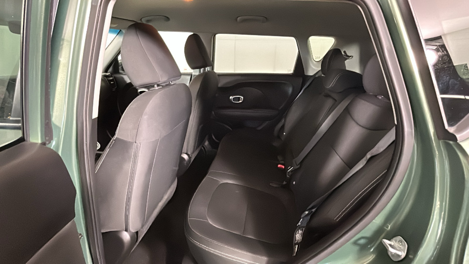 Used 2014 Kia Soul FWD image 30