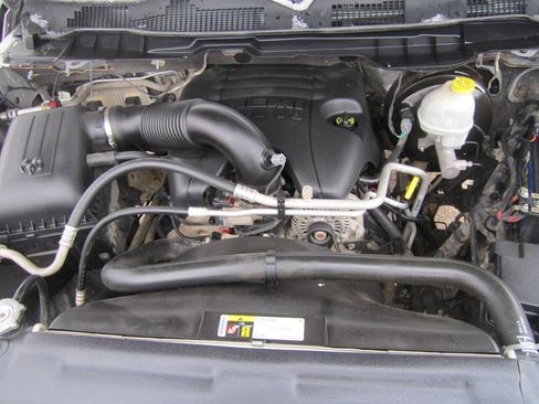 Used 2016 RAM 1500 Express RWD image 12