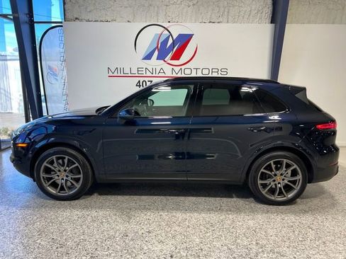 Used 2023 Porsche Cayenne Platinum Edition image 1