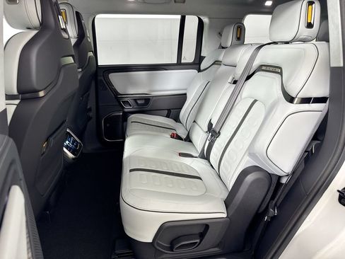 Used 2024 Rivian R1S Adventure AWD/4WD image 29