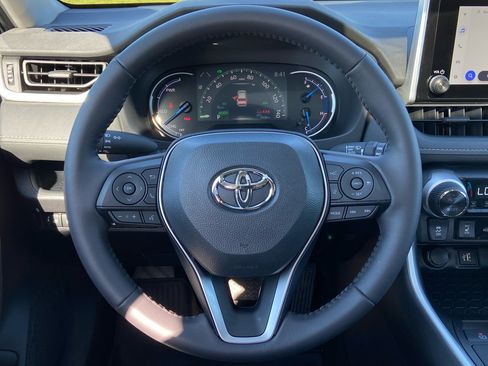 Used 2025 Toyota RAV4 XLE w/ Convenience Package AWD/4WD image 17