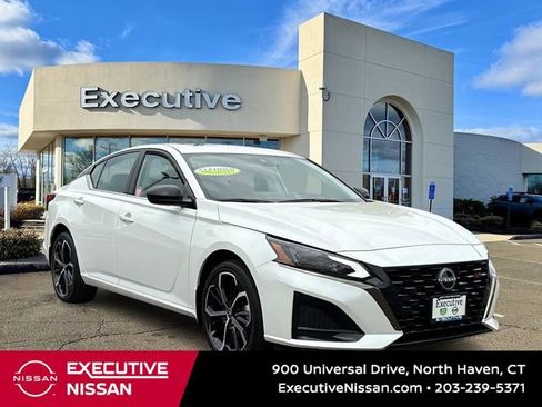 Certified 2024 Nissan Altima 2.5 SR w/ SR Premium Package AWD/4WD image 1