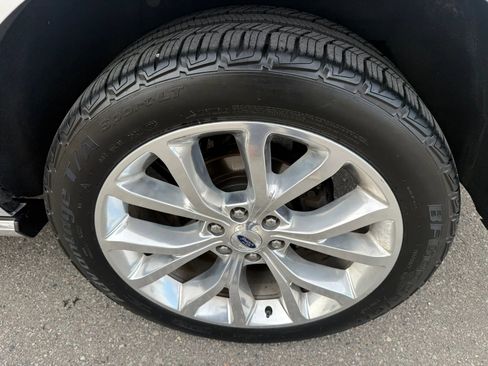Used 2018 Ford Expedition Platinum AWD/4WD image 10