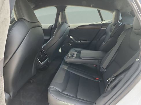 Used 2022 Tesla Model S image 16