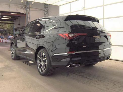 Used 2023 Acura MDX SH-AWD w/ Technology Package image 5
