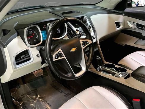 Used 2017 Chevrolet Equinox Premier w/ Enhanced Convenience Package AWD/4WD image 17