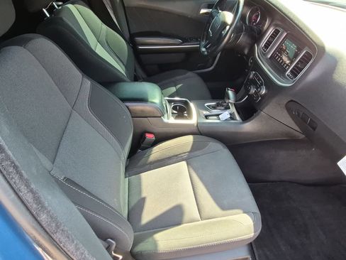 Used 2022 Dodge Charger SXT w/ Driver Convenience Group RWD image 18