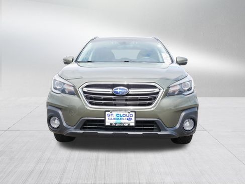 Used 2018 Subaru Outback 2.5i Touring AWD/4WD image 2